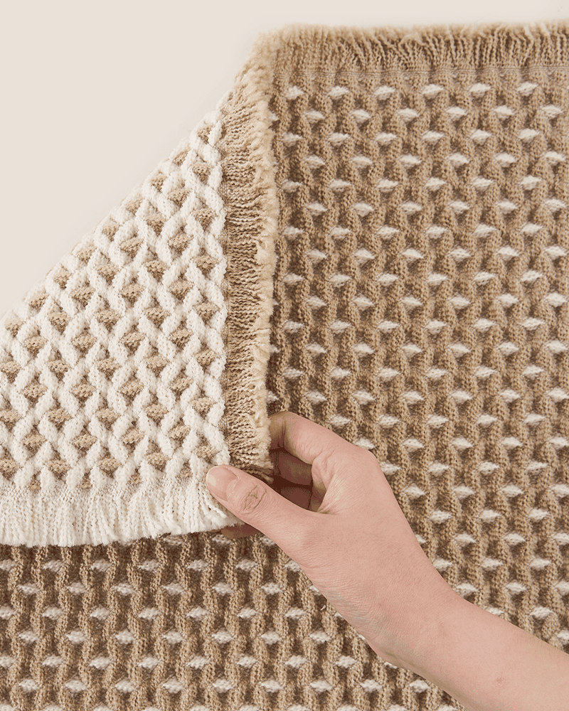 bath-mat-that-feels-cozy-and-warm