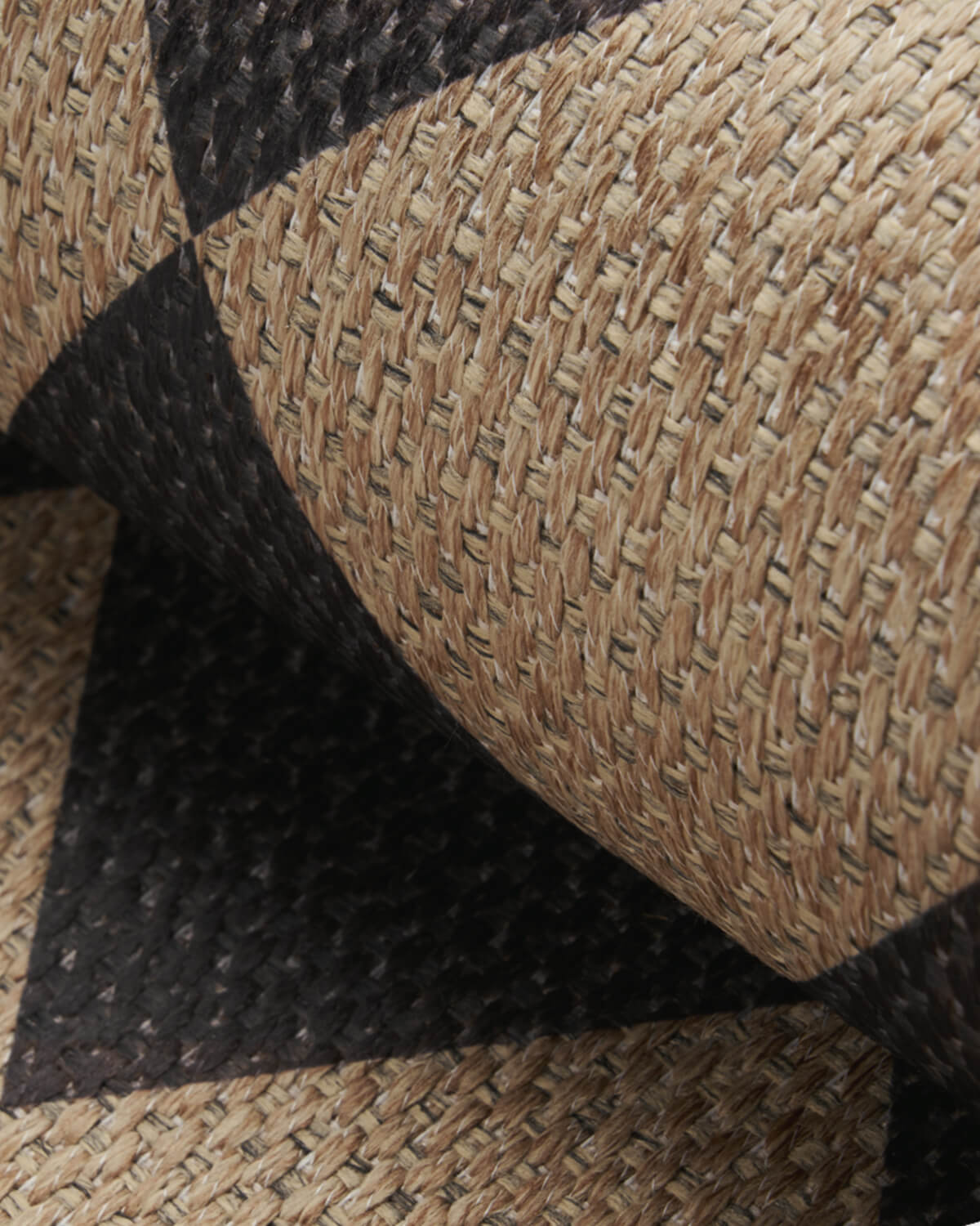 indoor-outdoor-rug-for-patio-balcony-and-sunlit-indoor-spaces
