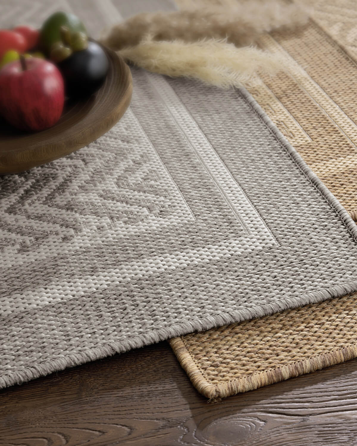 indoor-outdoor-rug-for-relaxed-backyard-and-patio-living
