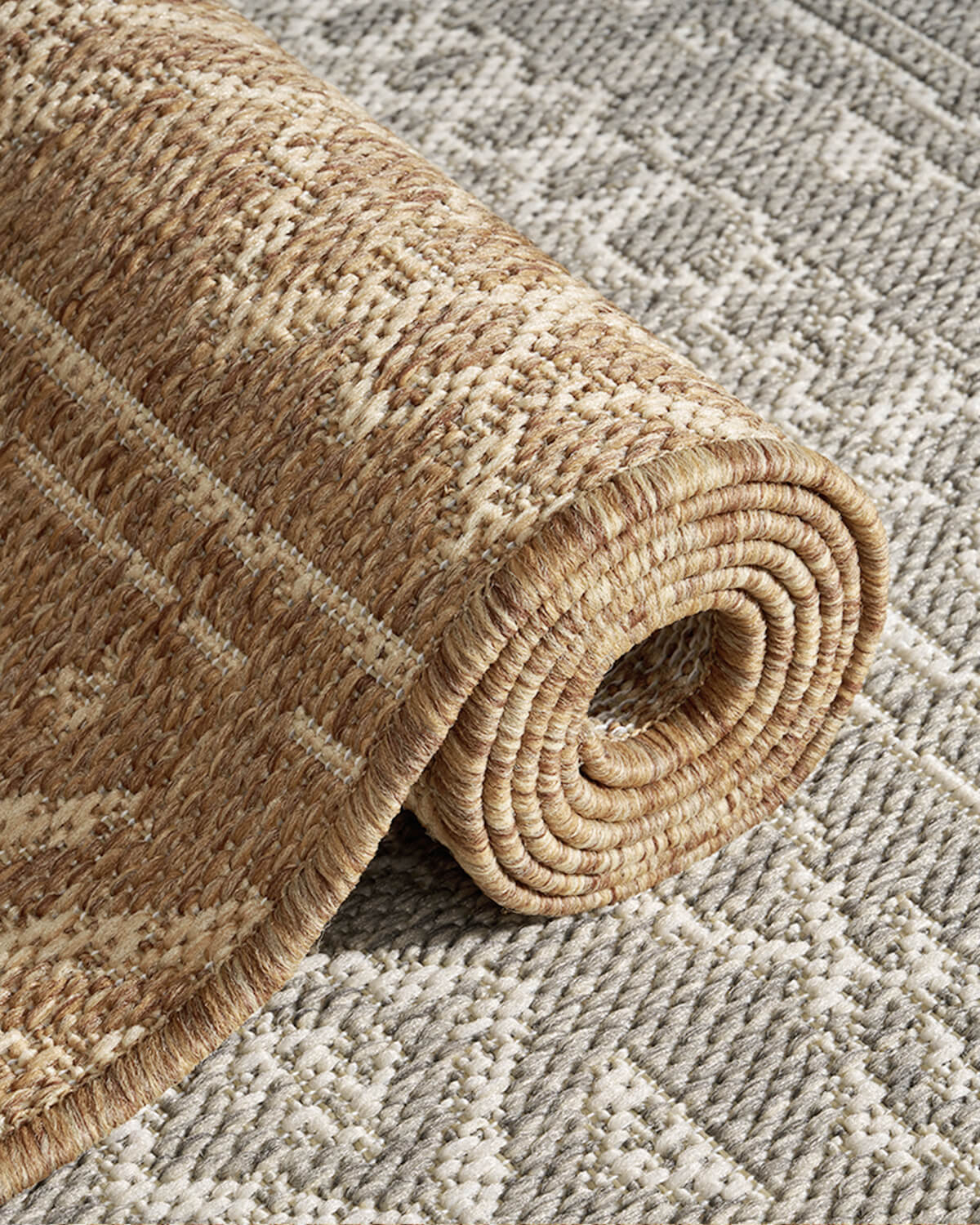 indoor-outdoor-rug-with-soft-texture-for-family-comfort-and-daily-use