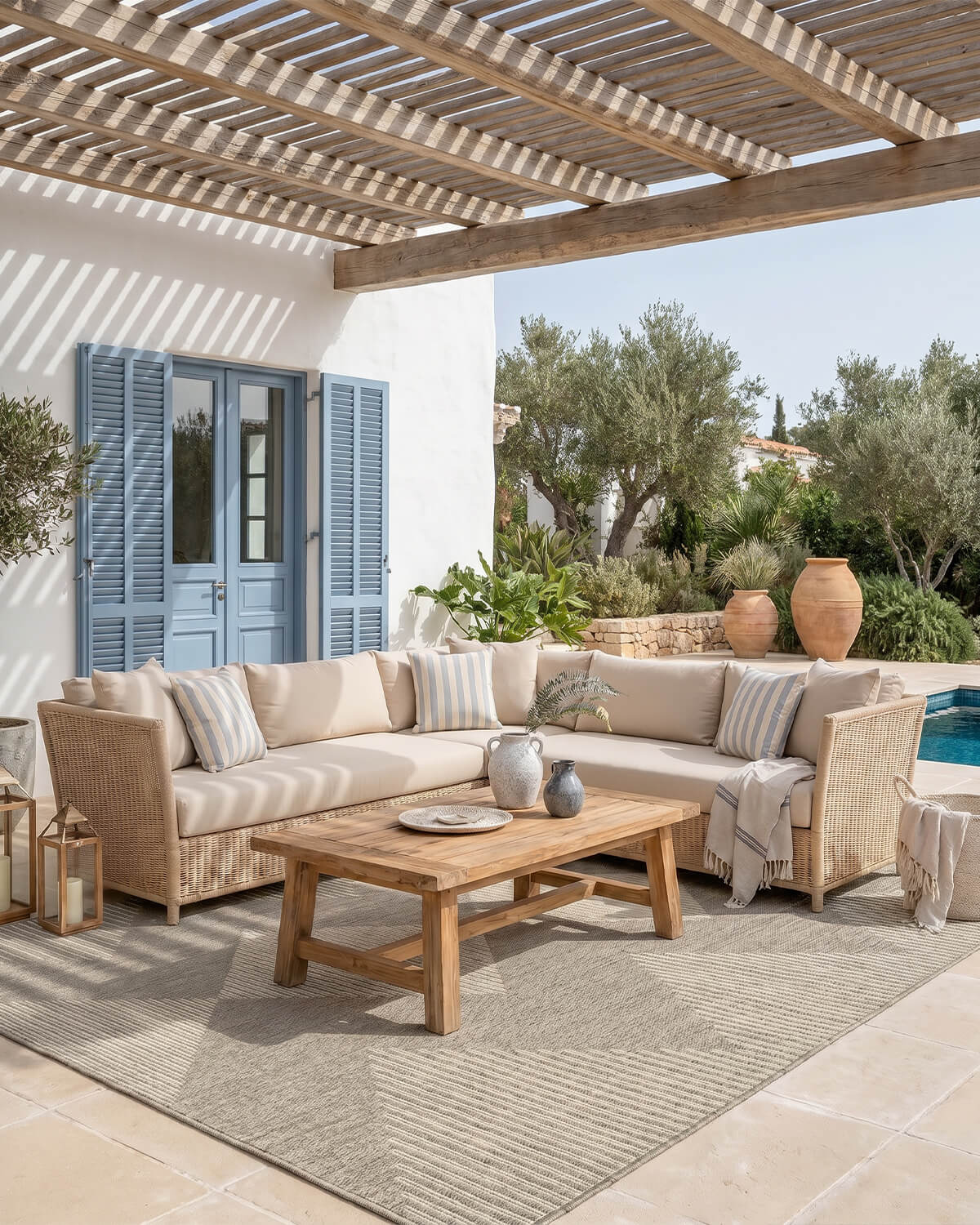outdoor-rug-durable-easy-clean-covered-patio-outdoor-lounge-space