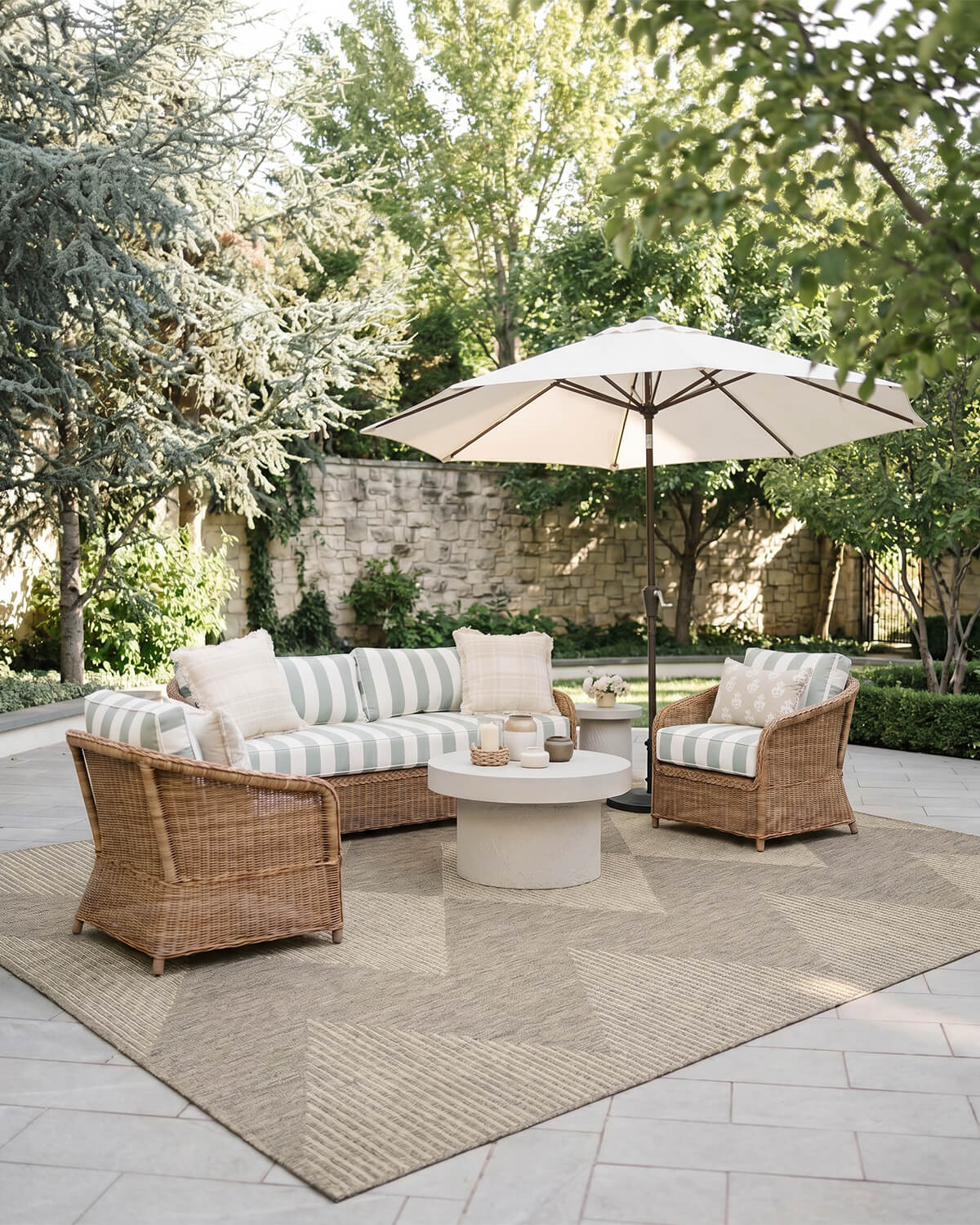 outdoor-rug-durable-easy-clean-patio-seating-area-outdoor-living