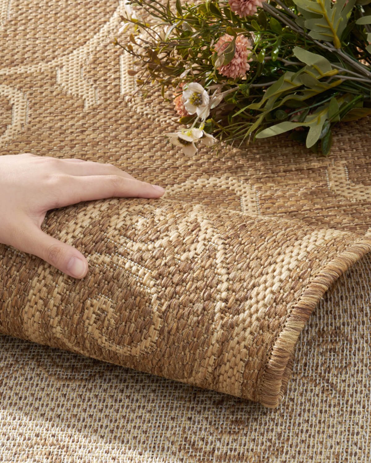 waterproof-indoor-outdoor-rug-for-modern-patio-and-indoor-spaces